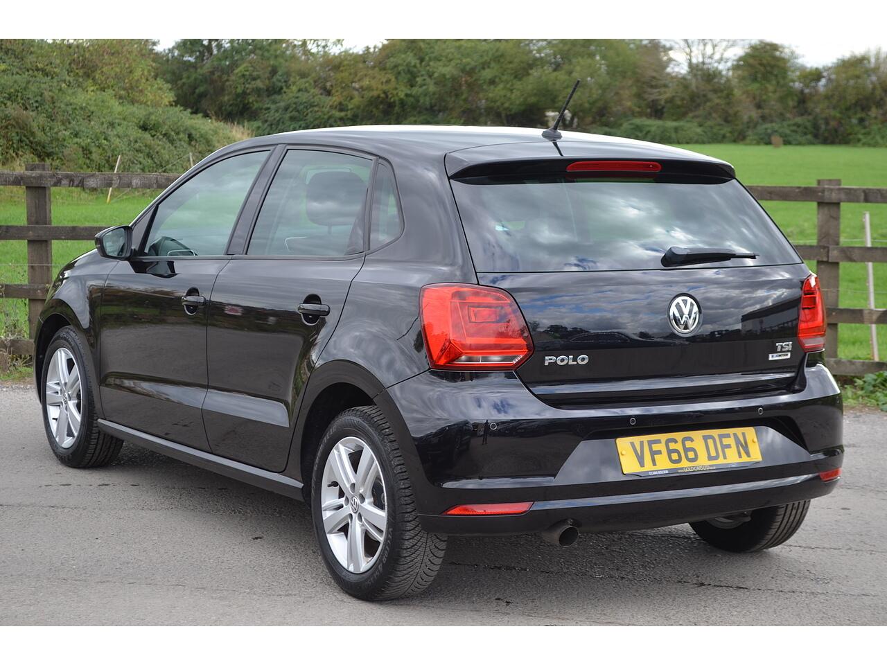 Volkswagen Polo view 7