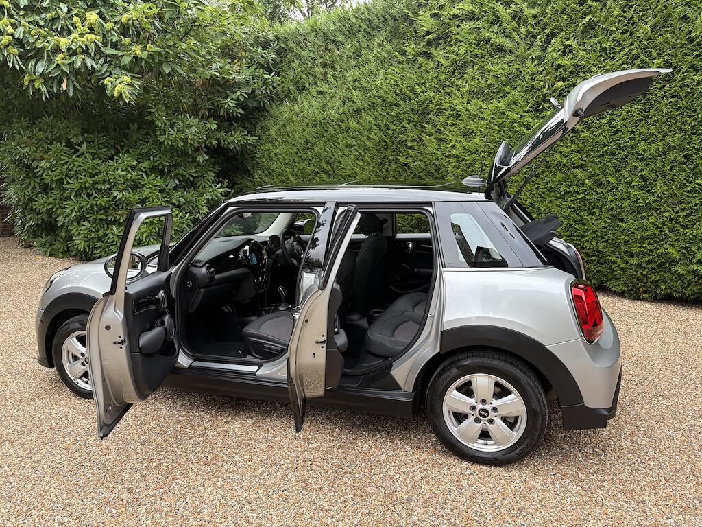 Mini Hatch view 39