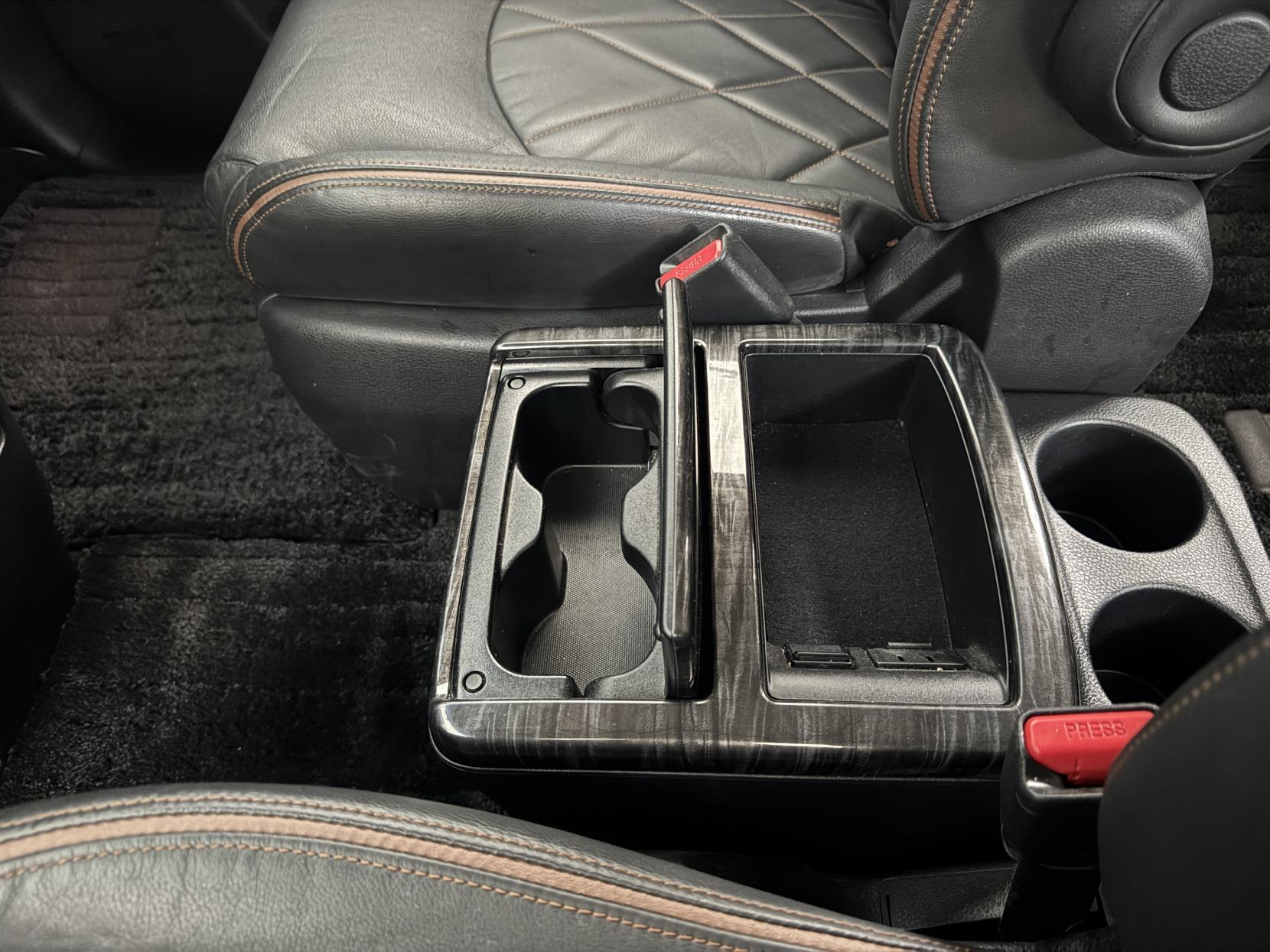 Nissan Elgrand view 57