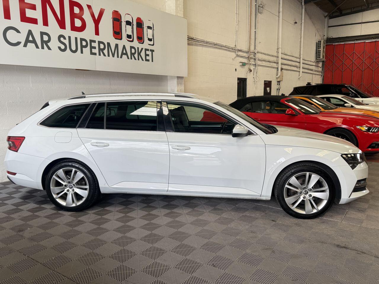 Skoda Superb view 11