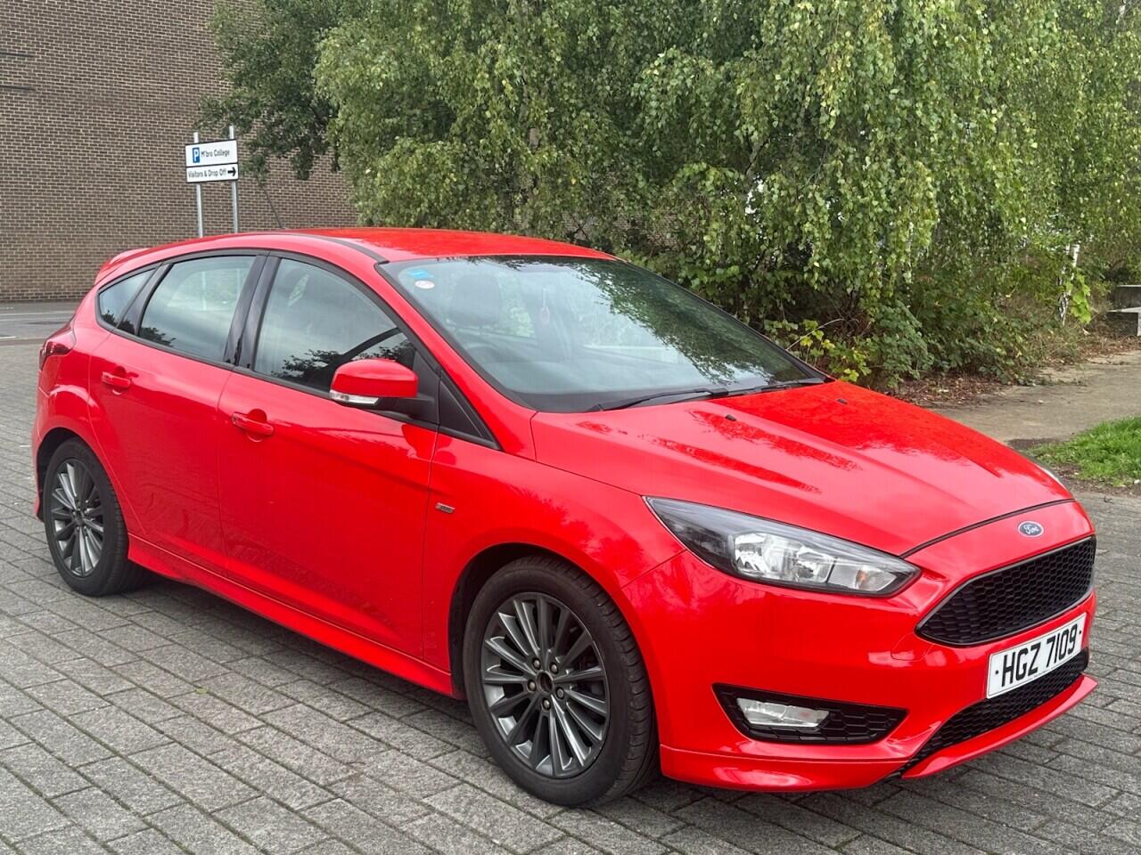 Ford Focus view 6