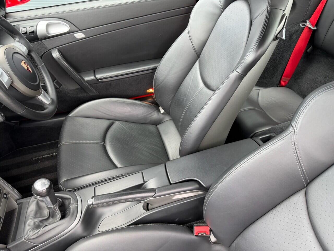 Porsche 911 view 29