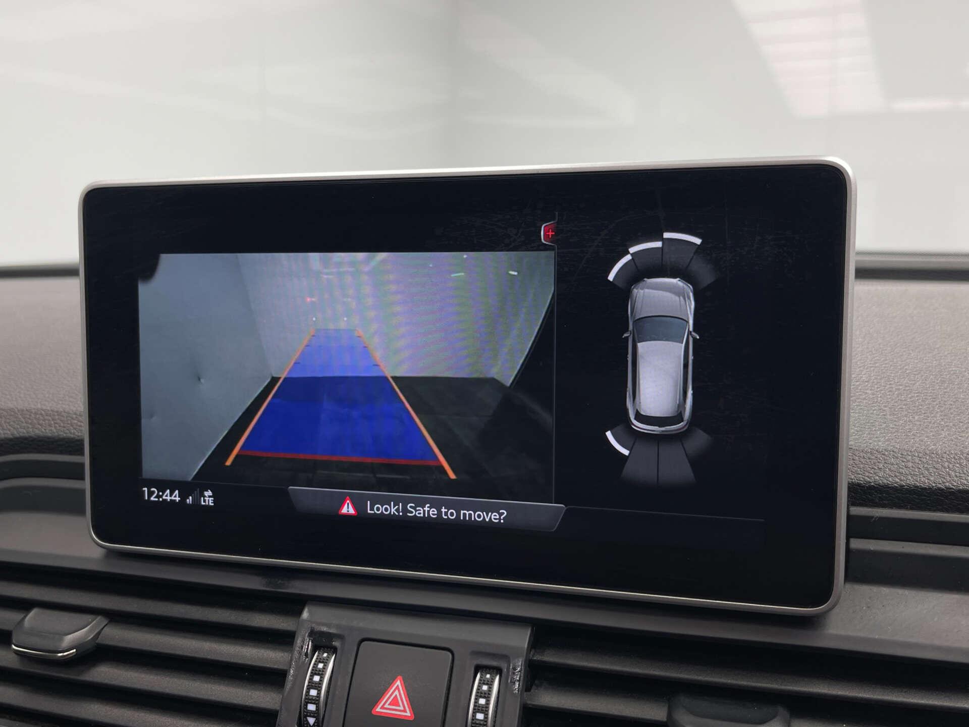 Audi SQ5 view 23