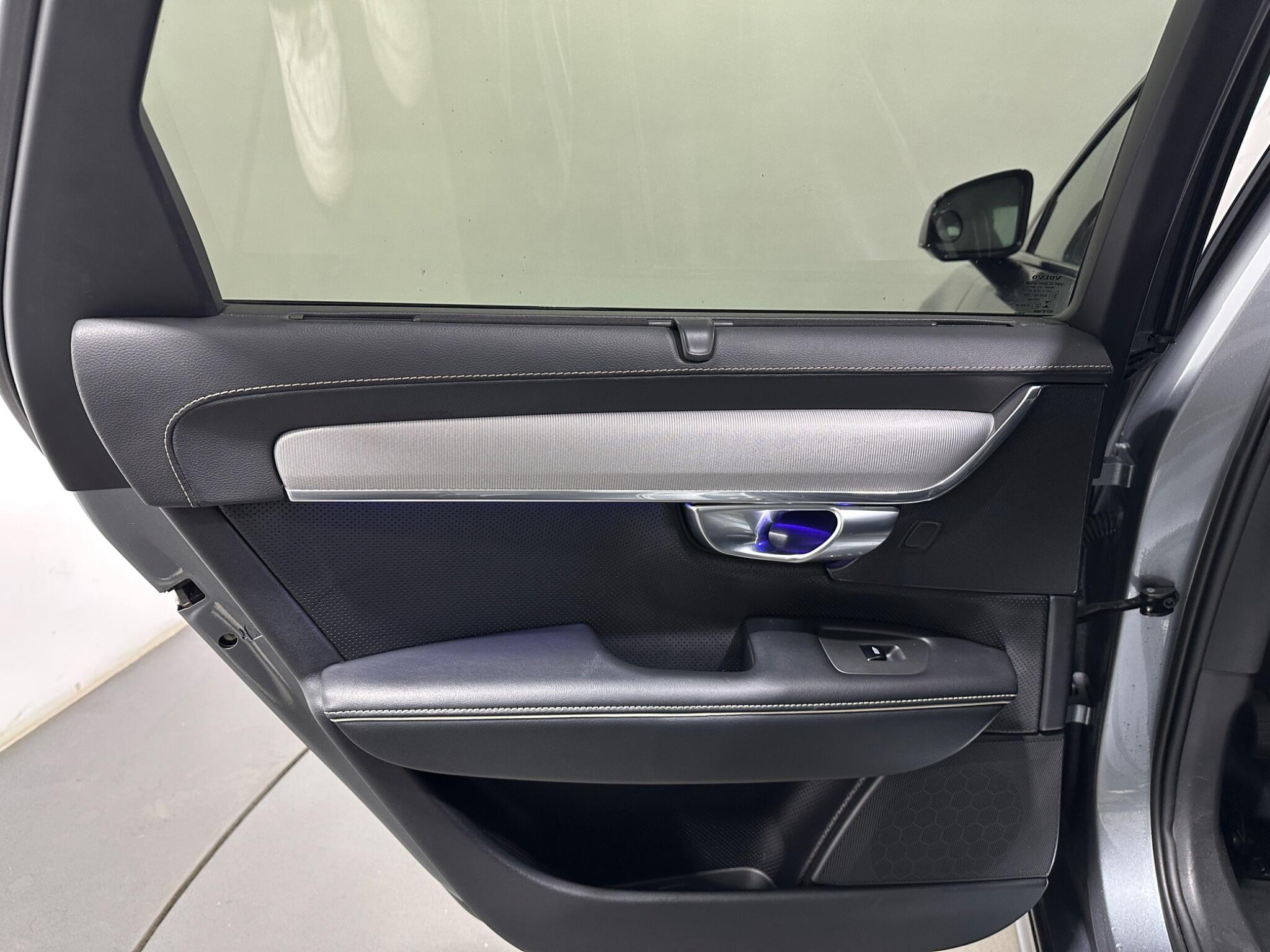 Volvo S90 view 39