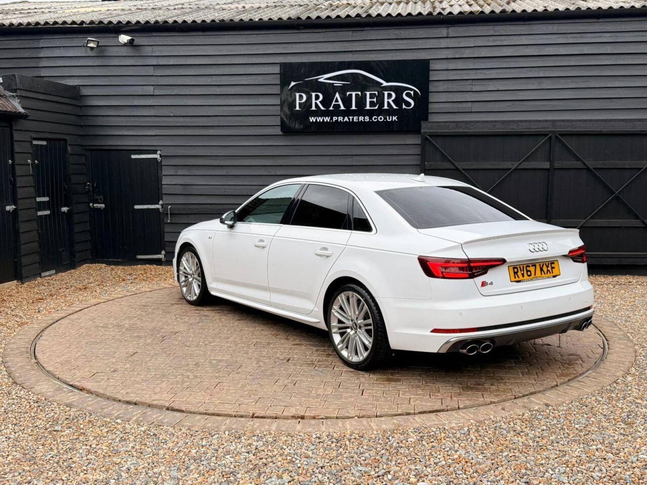Audi S4 view 16