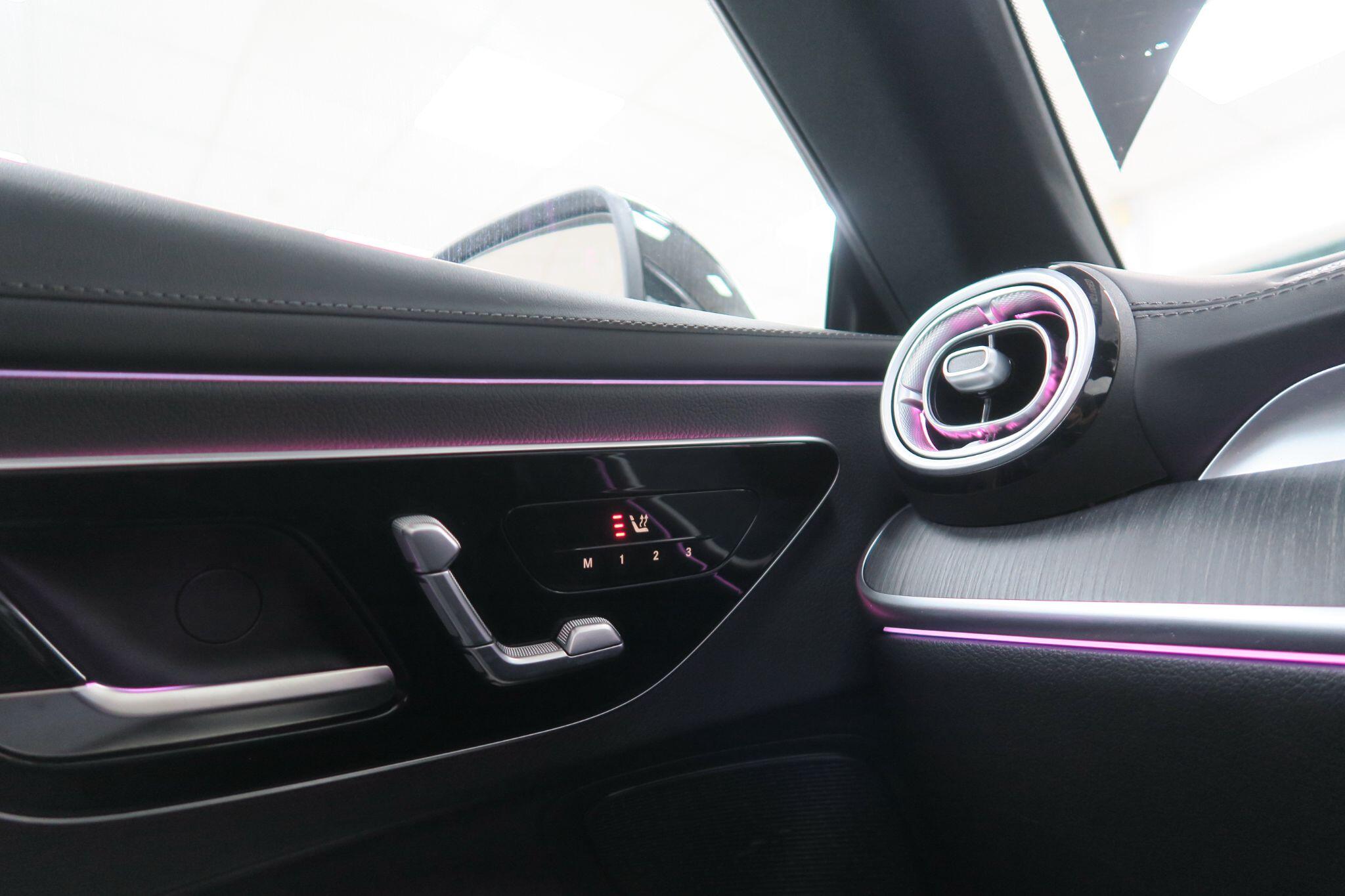Mercedes-Benz Cle view 17