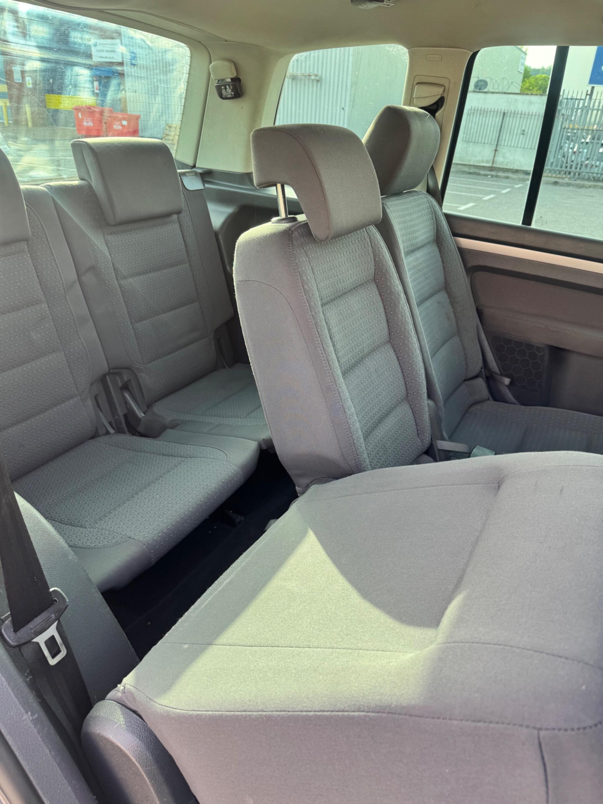 Volkswagen Touran view 28