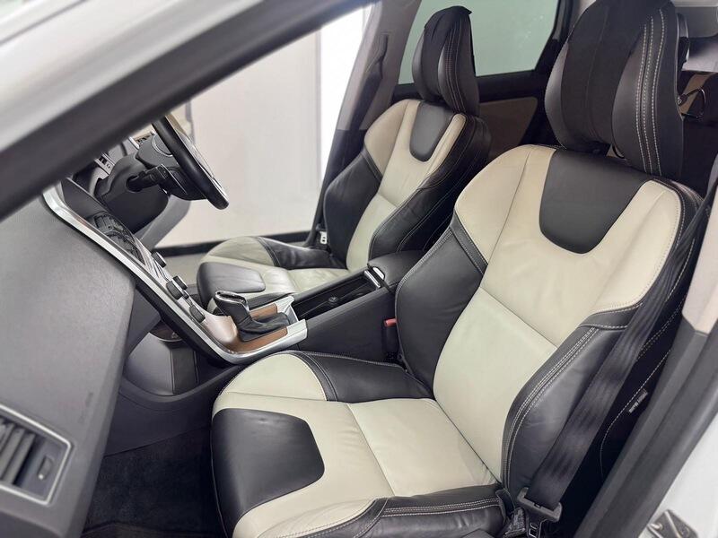 2014 Volvo XC60 3.0 T6 SE Lux Nav Estate 5dr Petrol Geartronic AWD Euro 5 (304 ps) • 40,000 miles image 25
