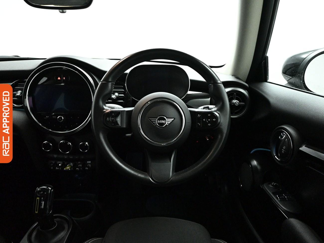 Mini Hatch view 10