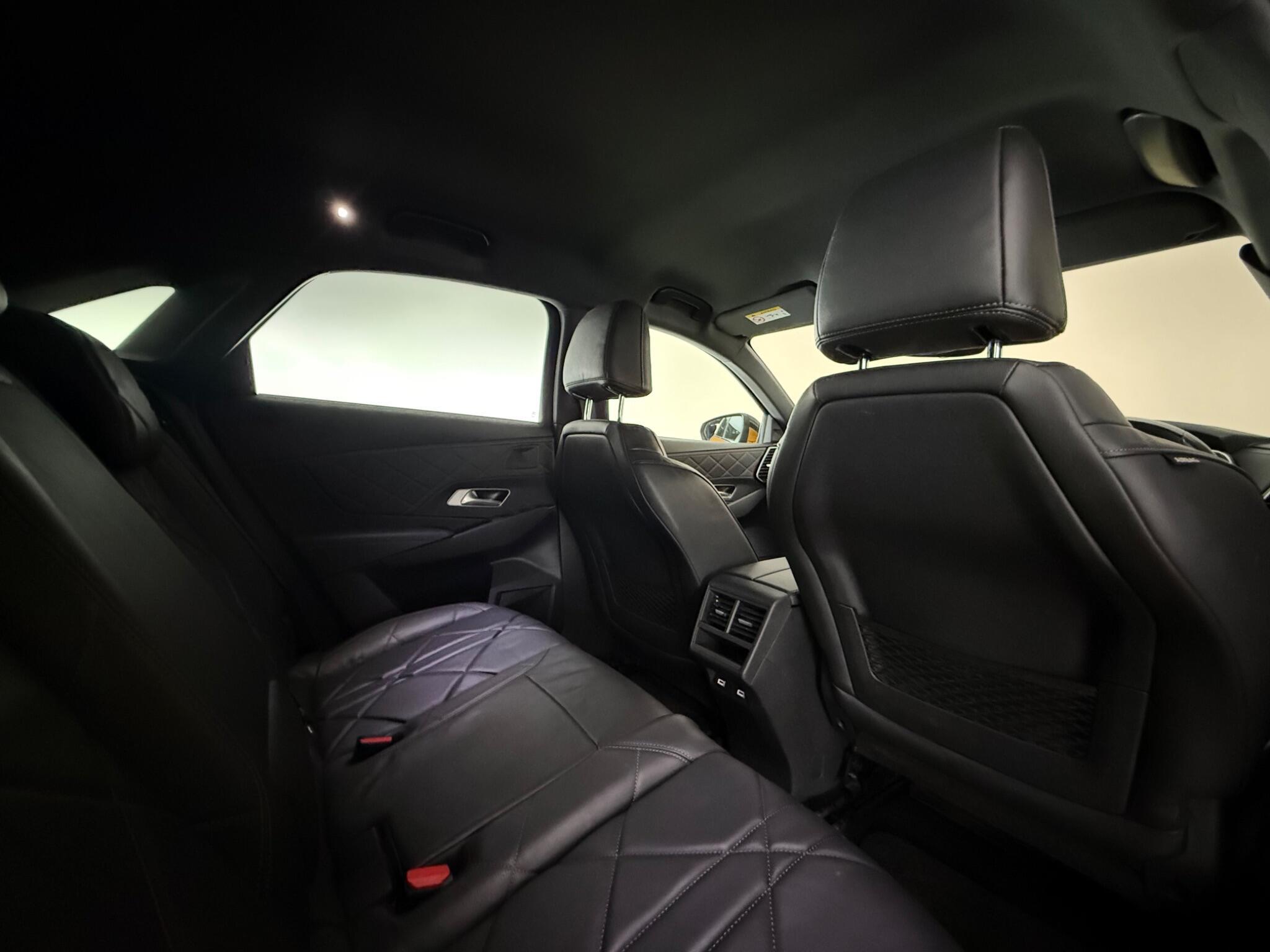 DS Automobiles DS 7 Crossback view 30