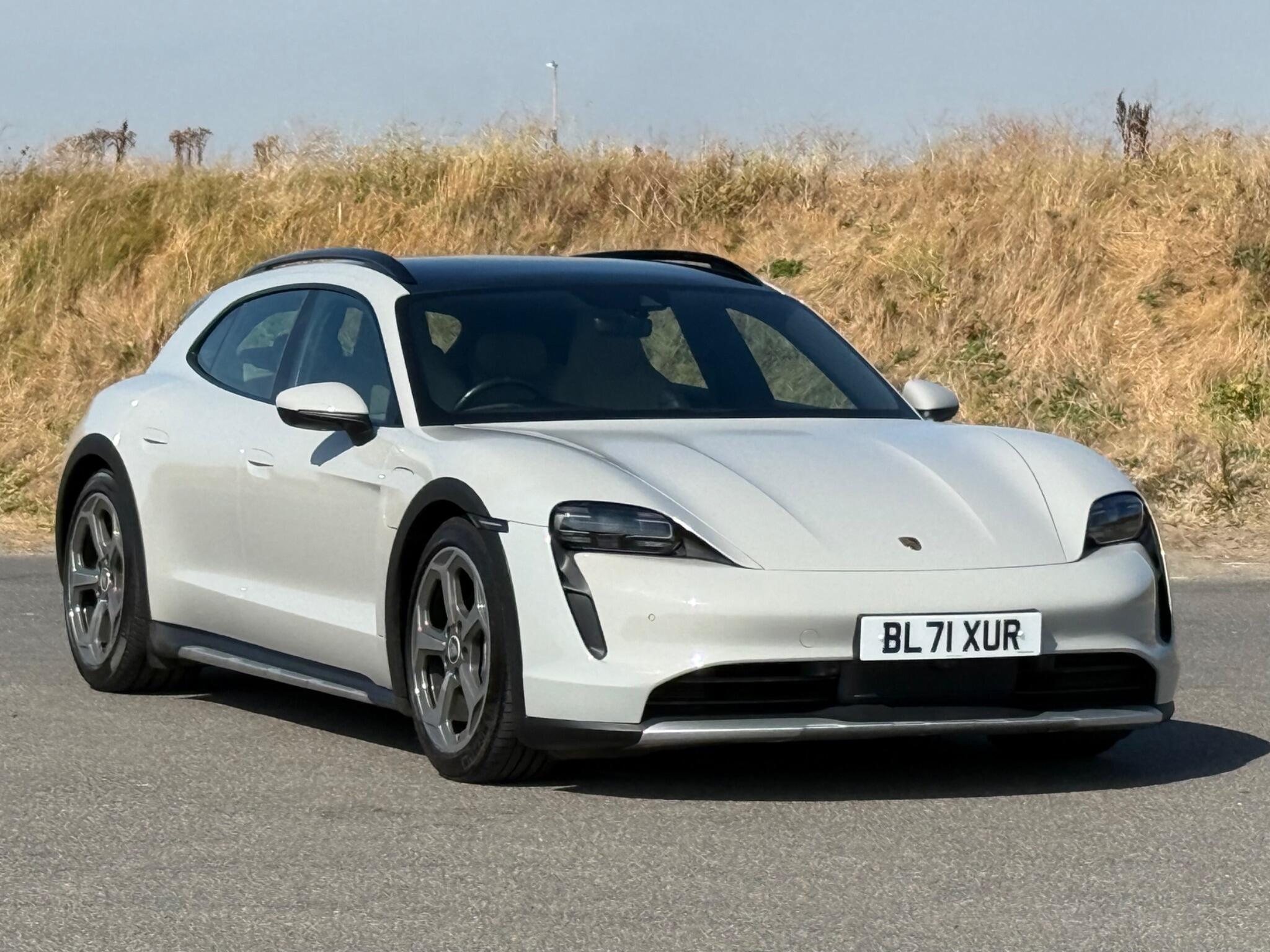 Porsche Taycan view 72