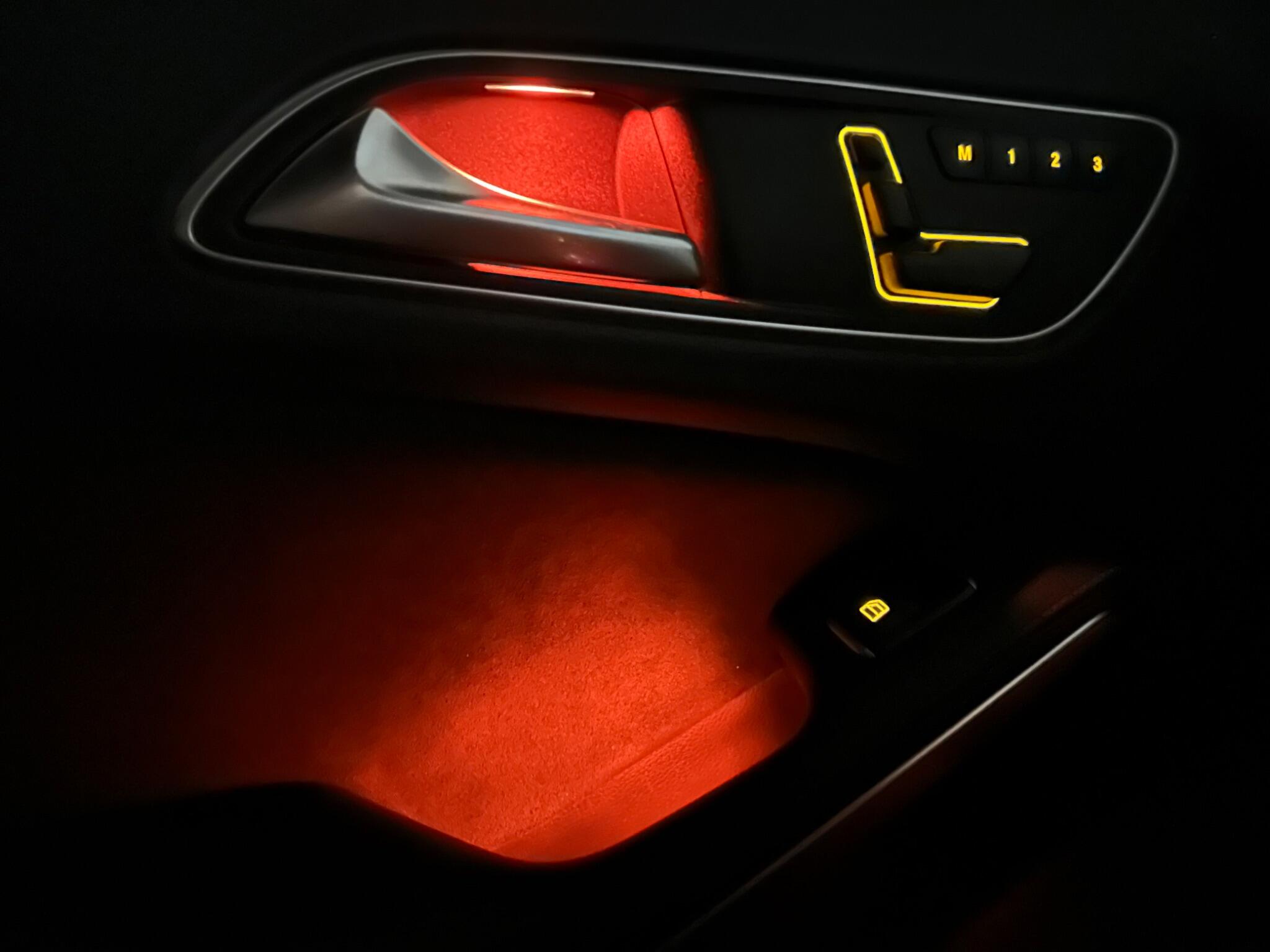 Mercedes-Benz GLA view 30