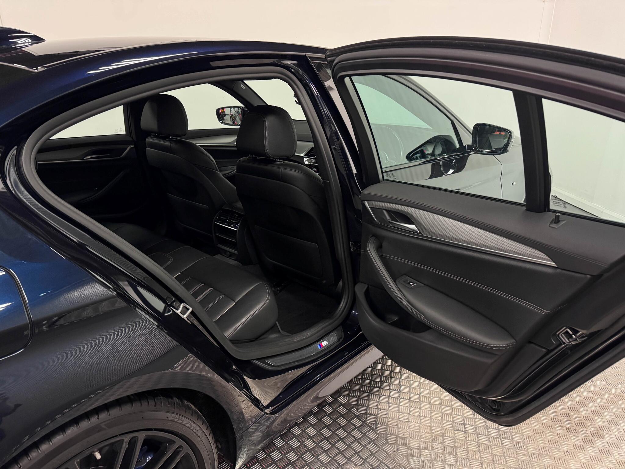 BMW 5 Series view 13