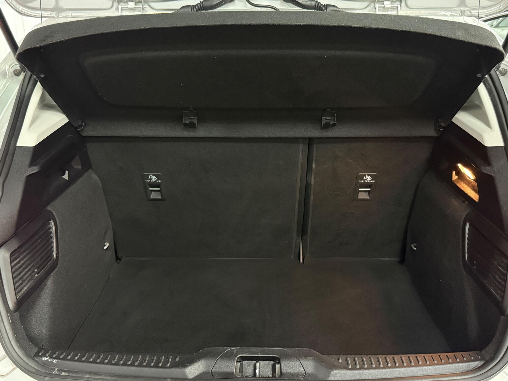 Ford Focus view 29