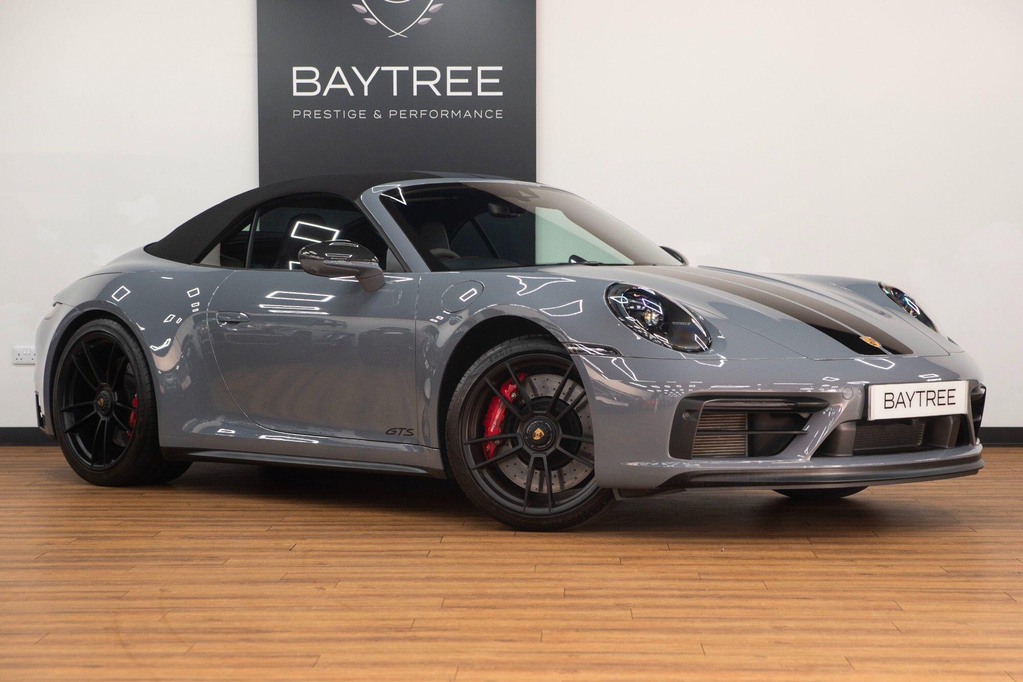 Porsche 911 view 6