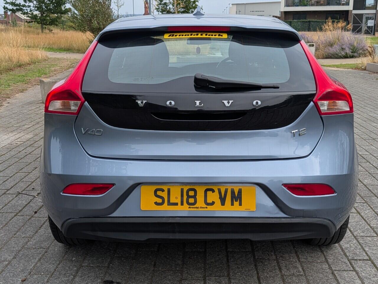 Volvo V40 view 4