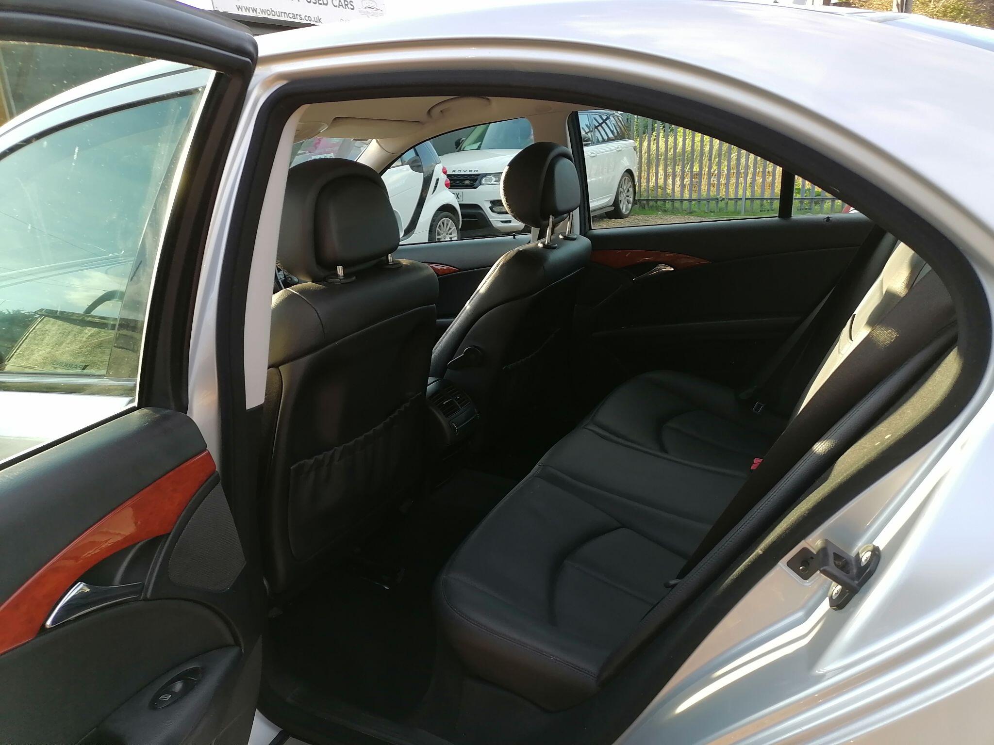 Mercedes-Benz E-Class view 38