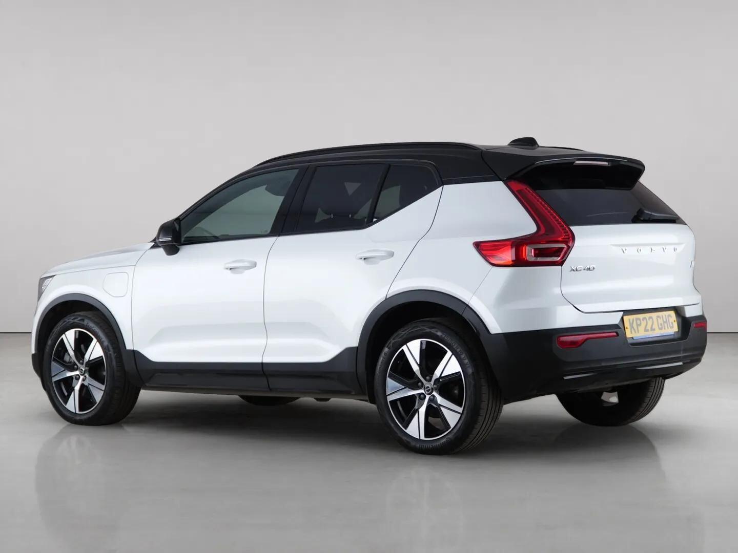 Volvo XC40 view 8