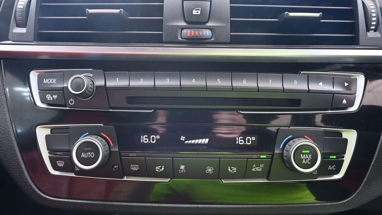BMW 2 Series view 33