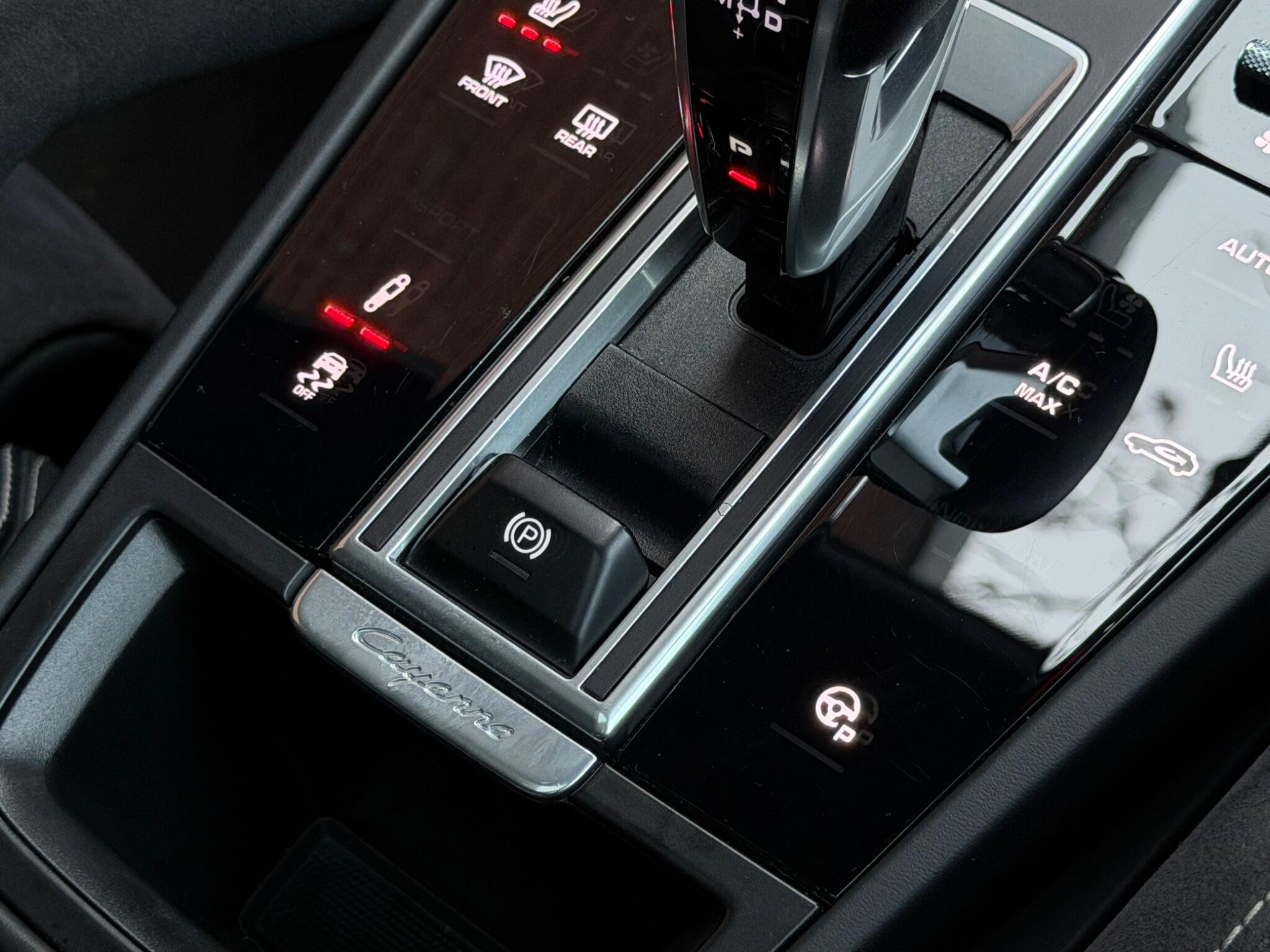 Porsche Cayenne view 19