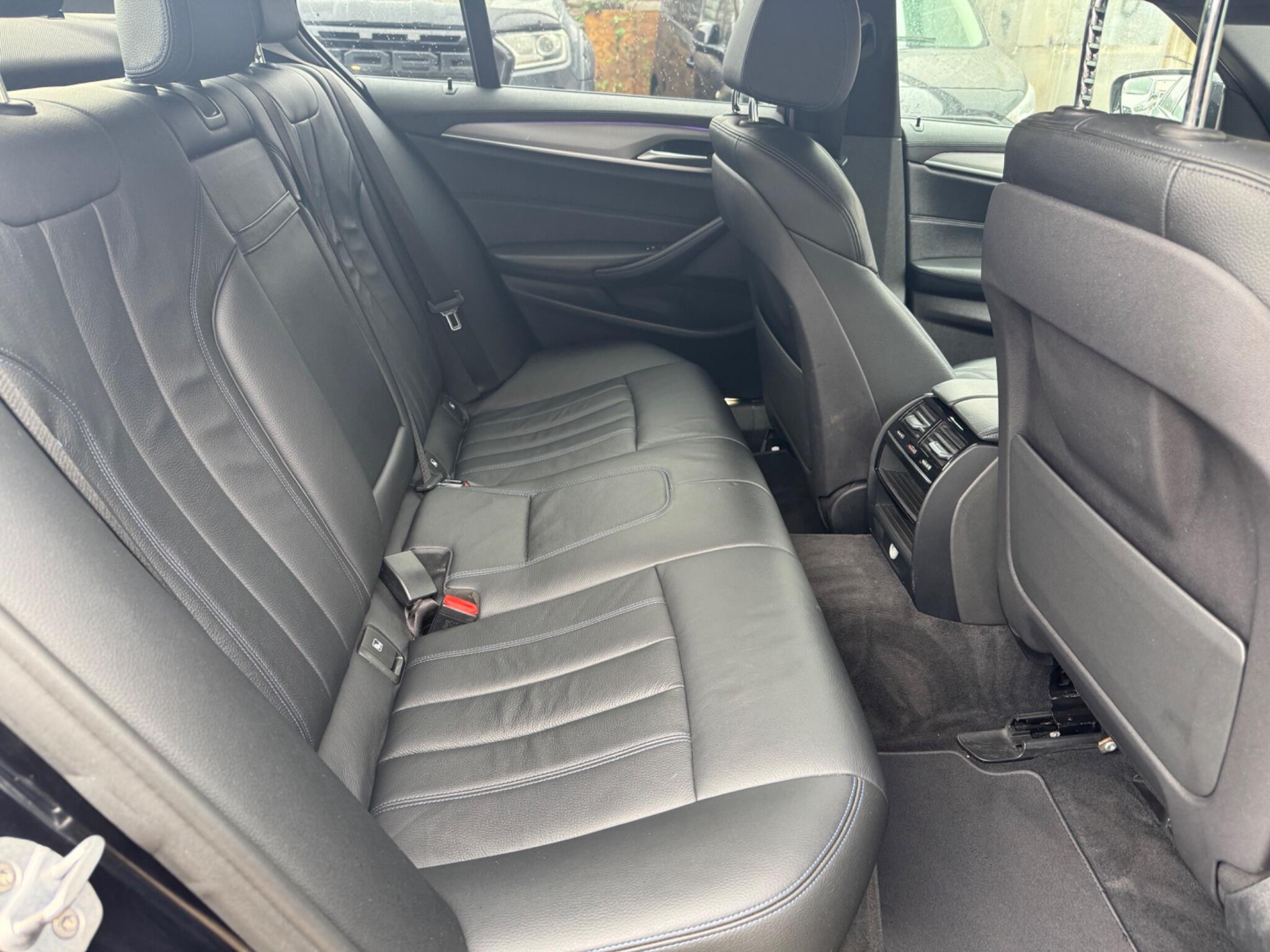 BMW 5 Series view 13