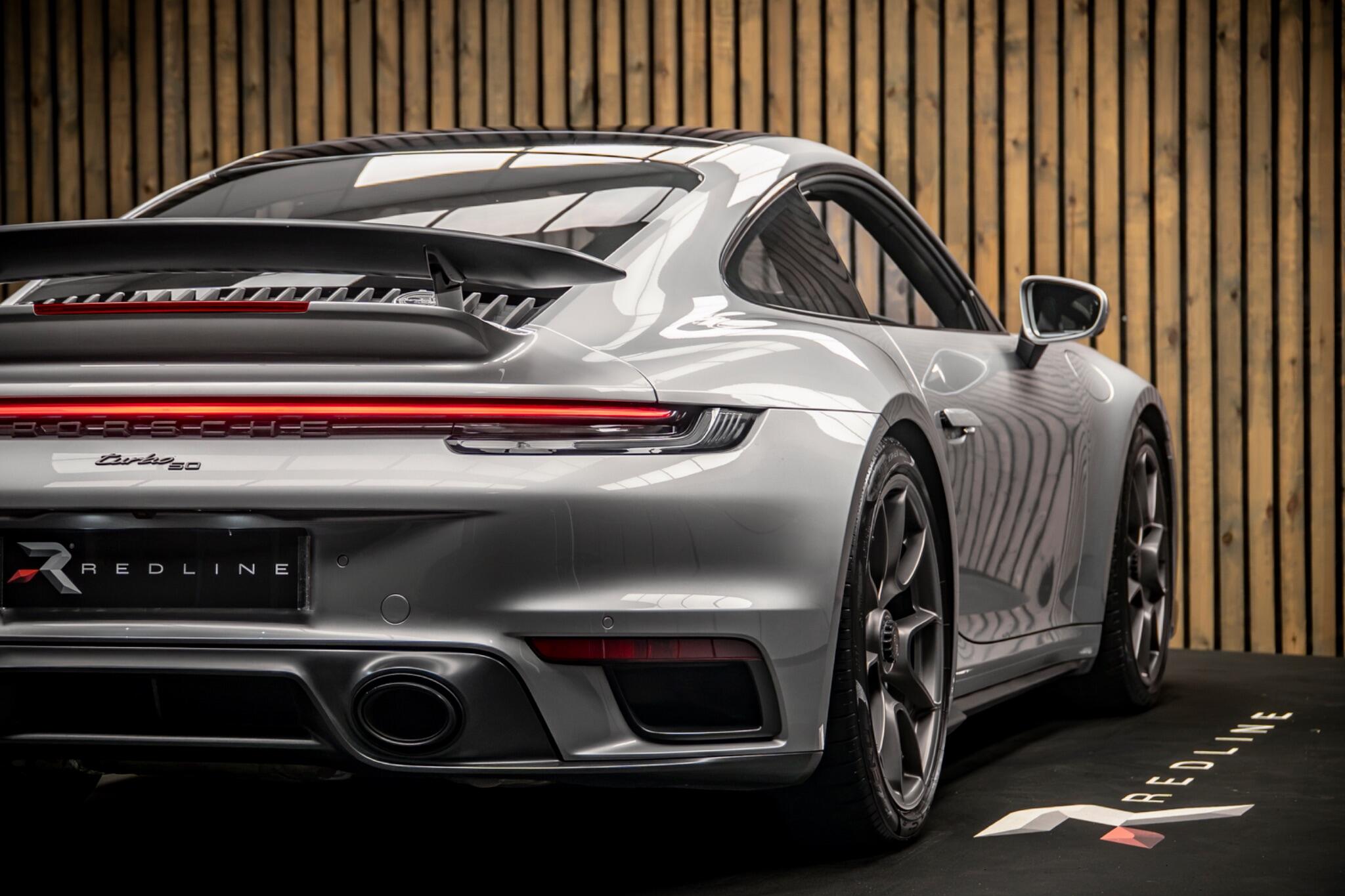 Porsche 911 view 22