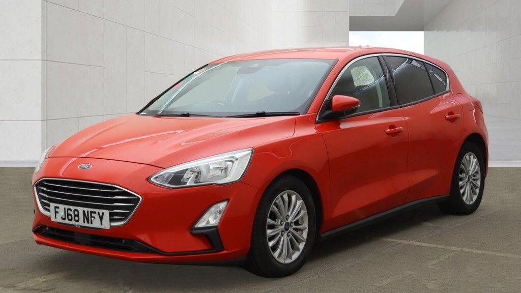 Ford Focus view 6