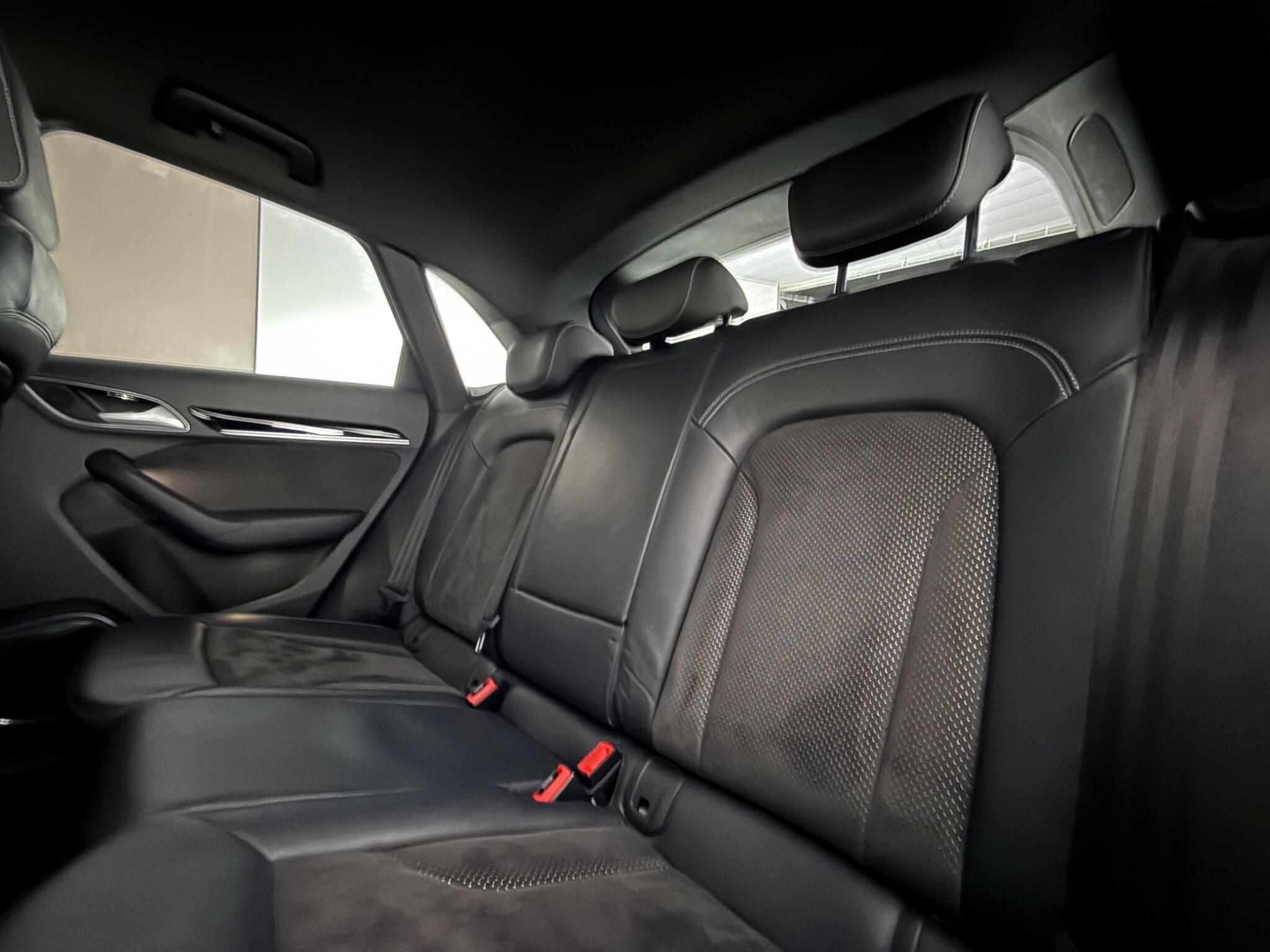 Audi Q3 view 35