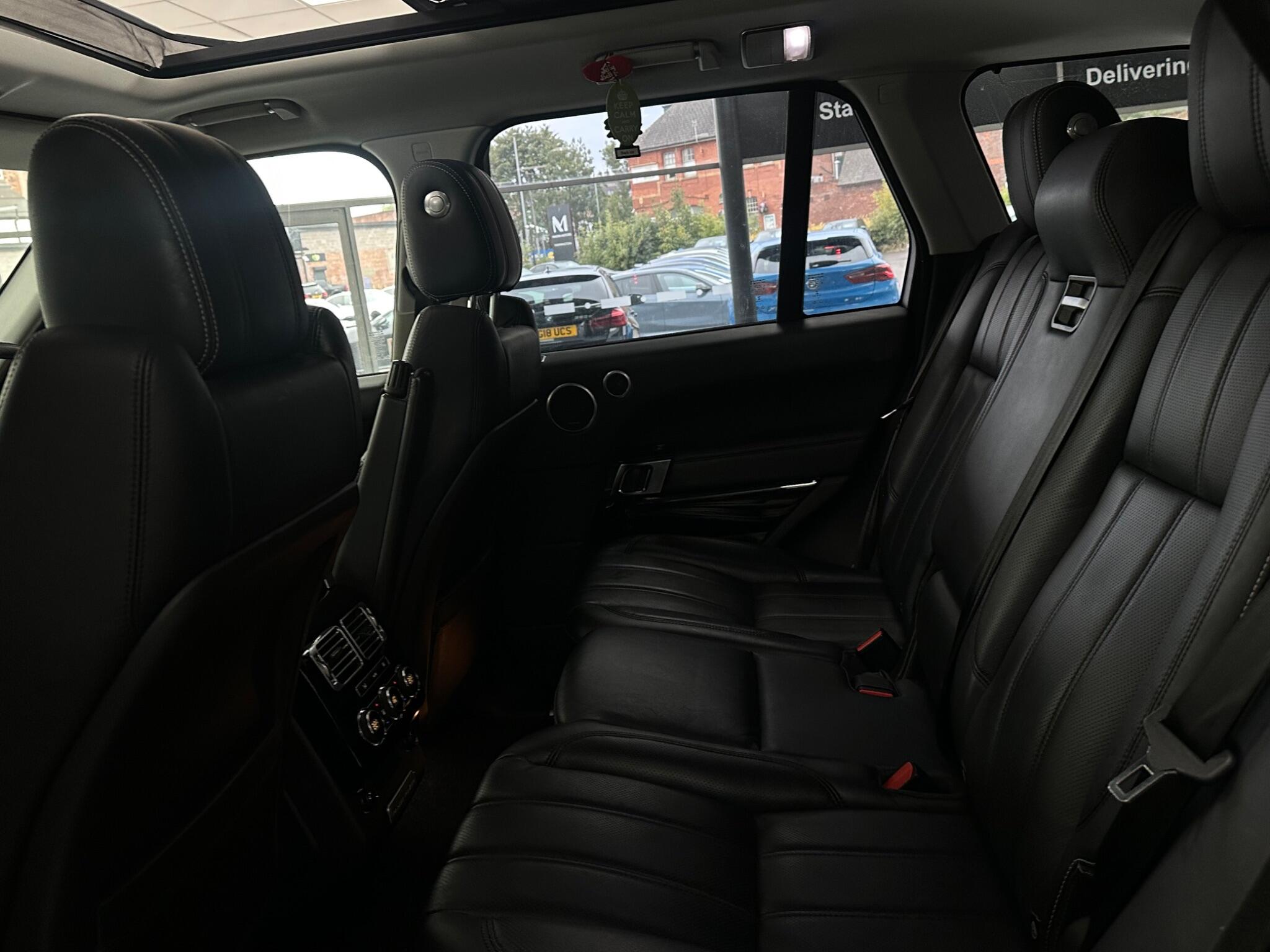 Land Rover Range Rover view 37