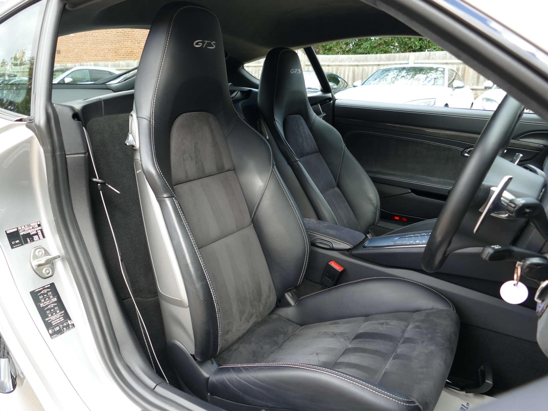 Porsche Cayman view 27
