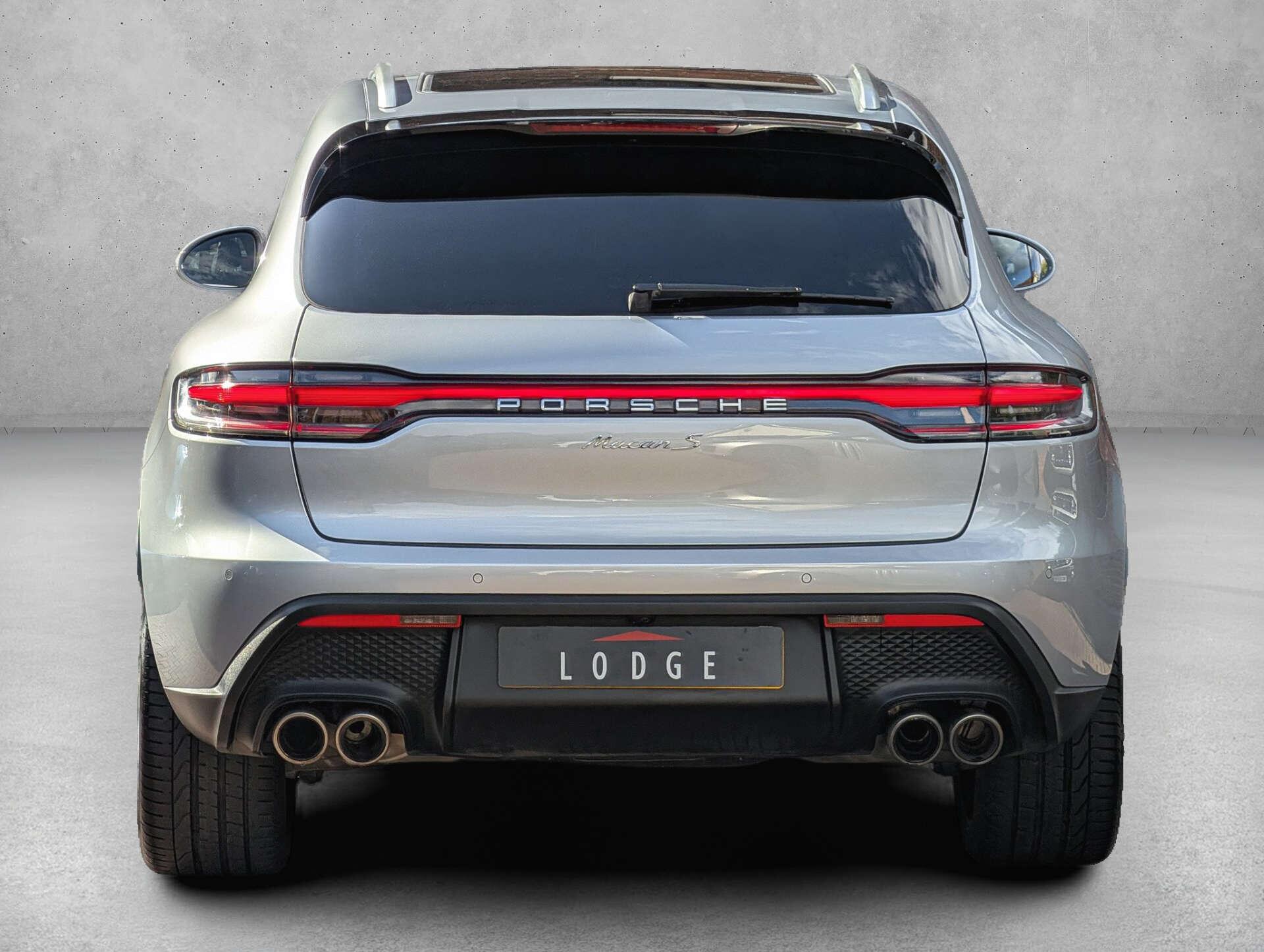 Porsche Macan view 6