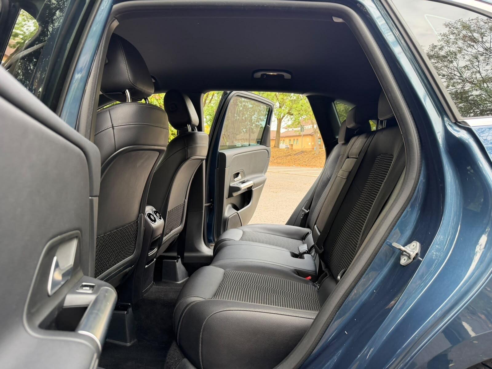 Mercedes-Benz B-Class view 17