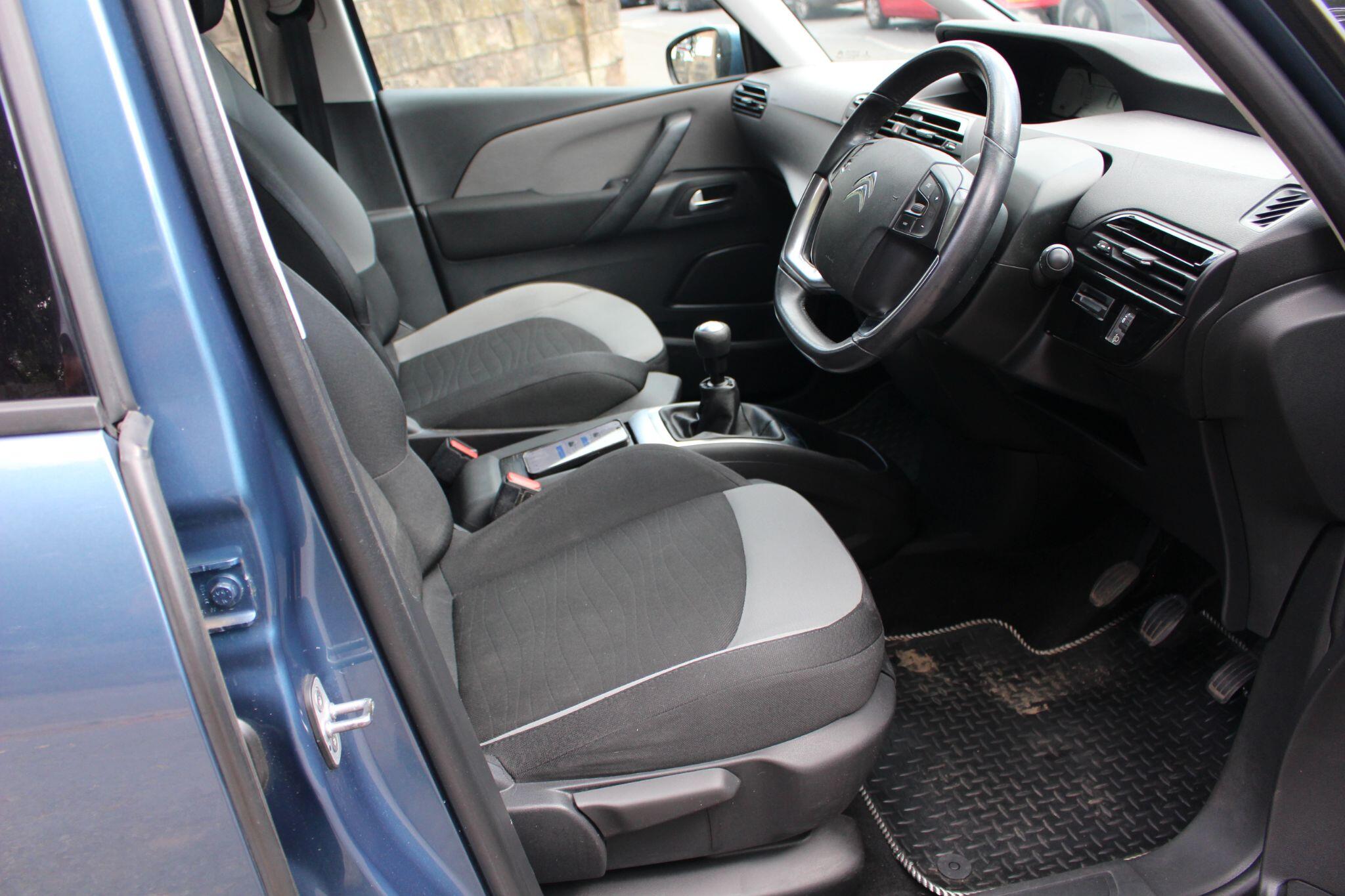 Citroen Grand C4 Picasso view 29