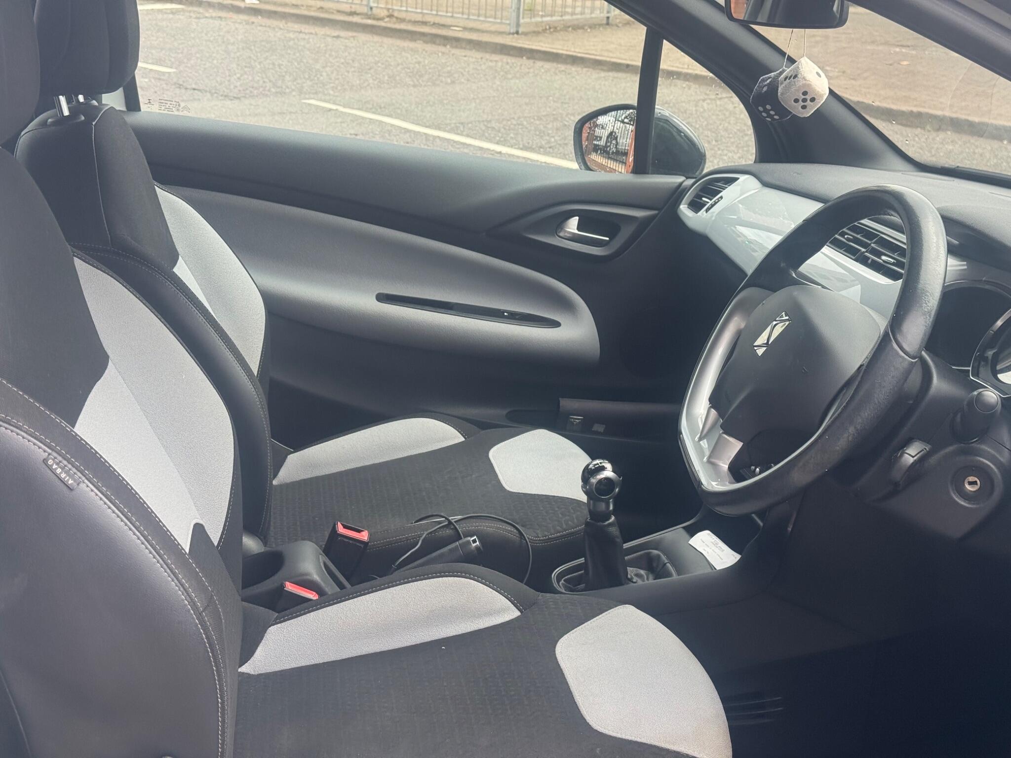 Citroen DS3 view 28