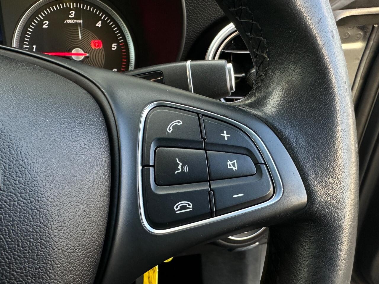 Mercedes-Benz C Class view 23