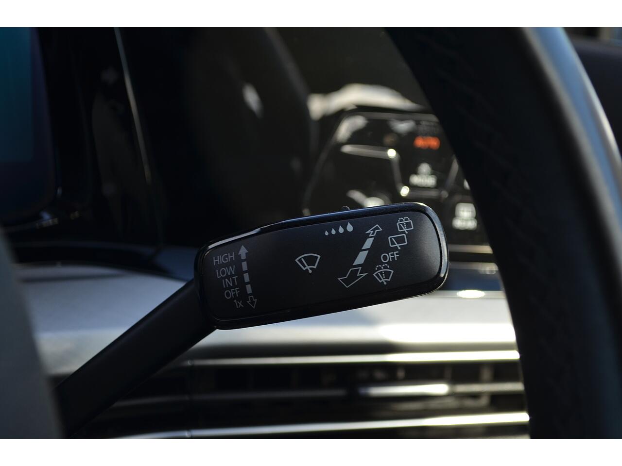 Volkswagen Golf view 44