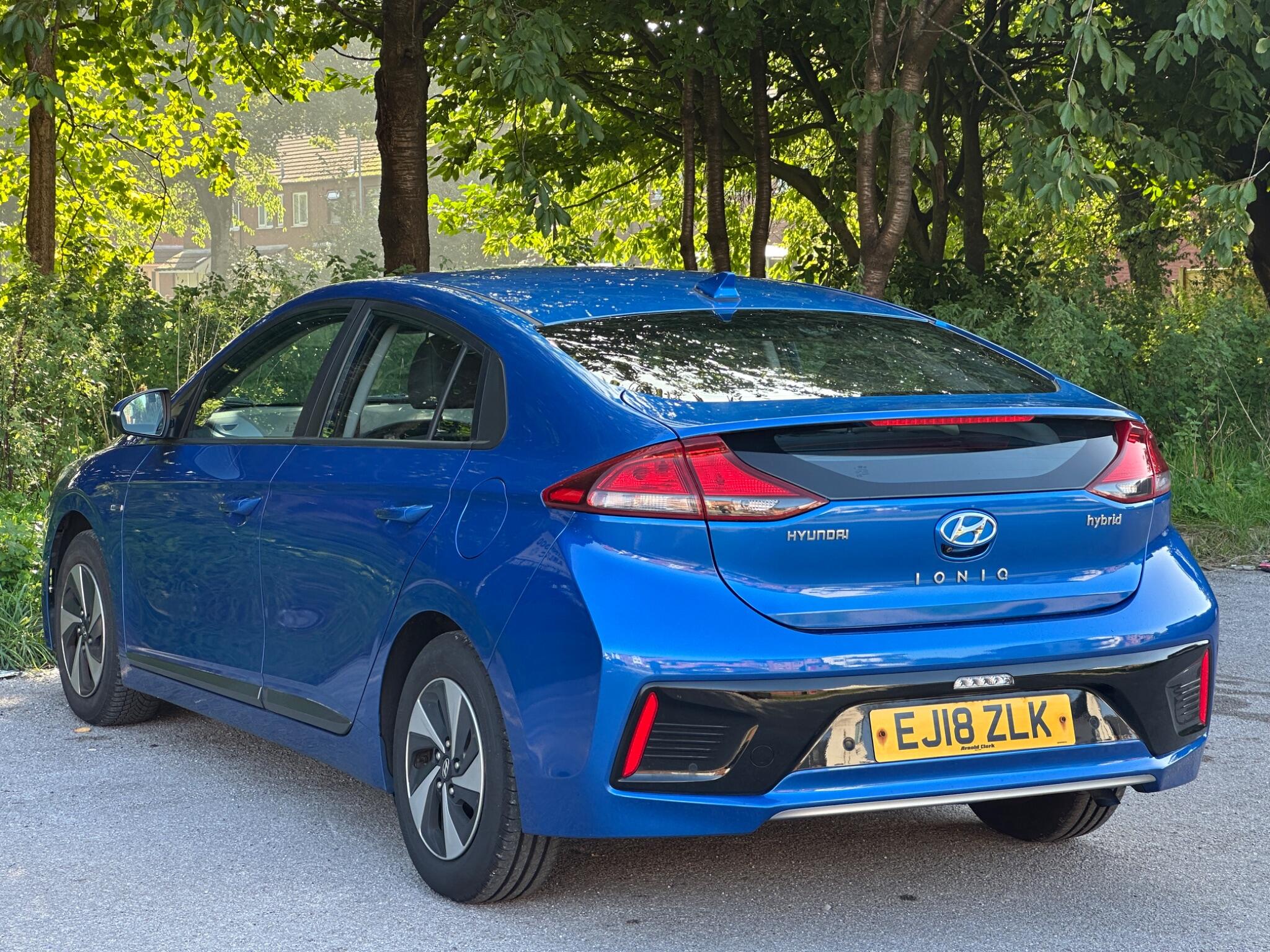 Hyundai Ioniq view 8