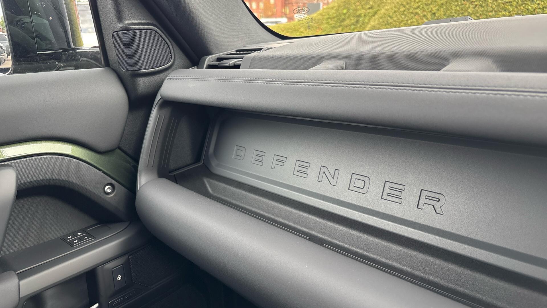 Land Rover Defender view 26