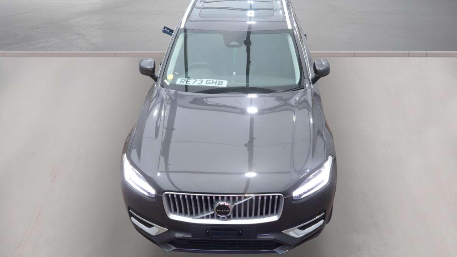 Volvo XC90 view 11