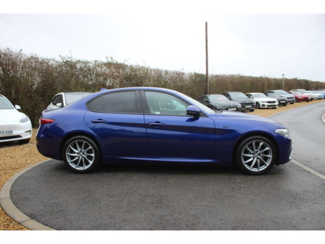 Alfa Romeo Giulia view 7