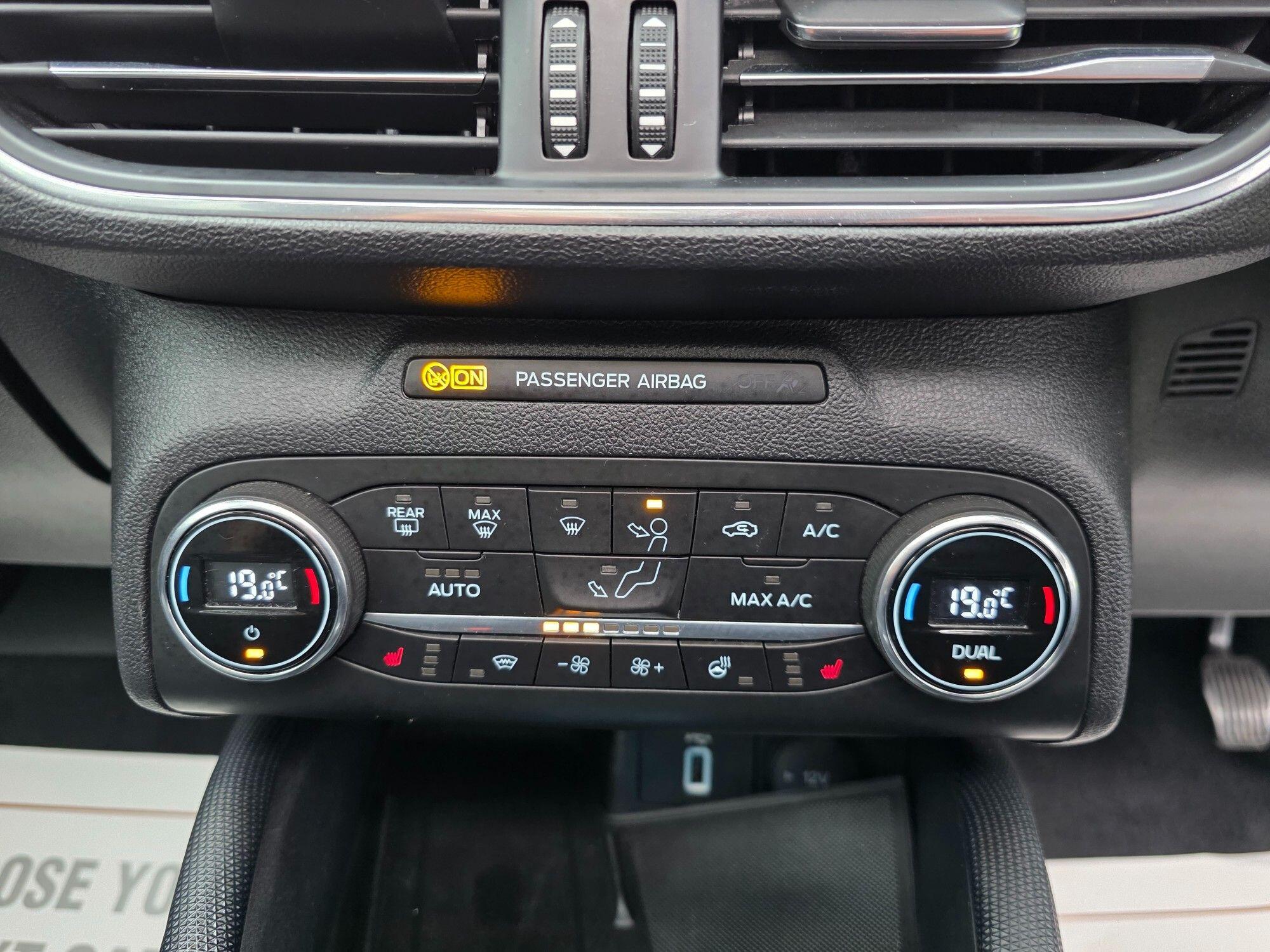 Ford Focus view 26
