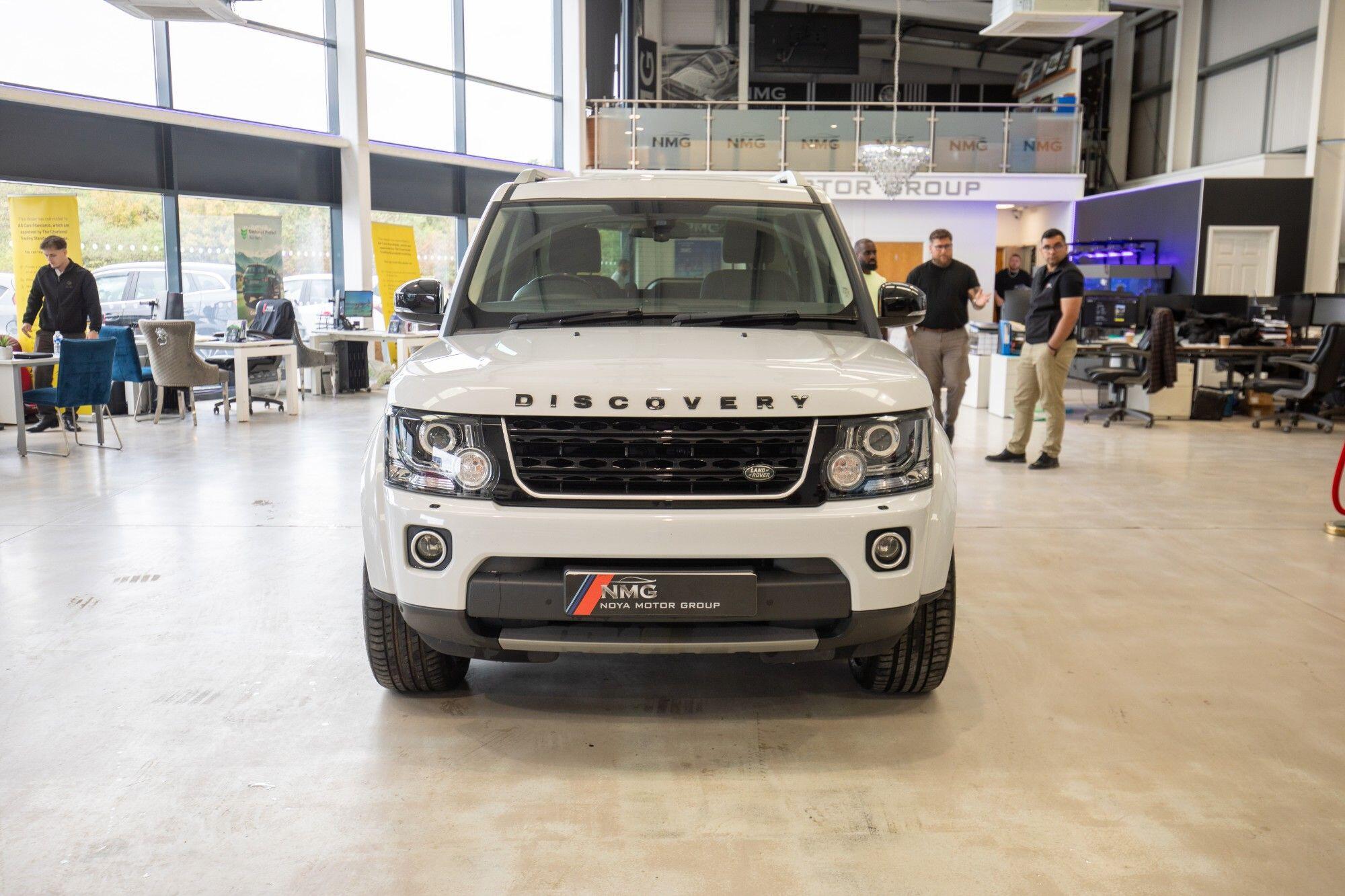 Land Rover Discovery view 10