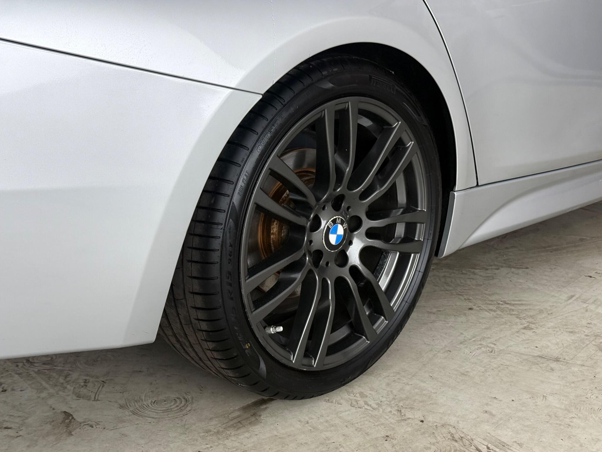 BMW 3 Series view 9