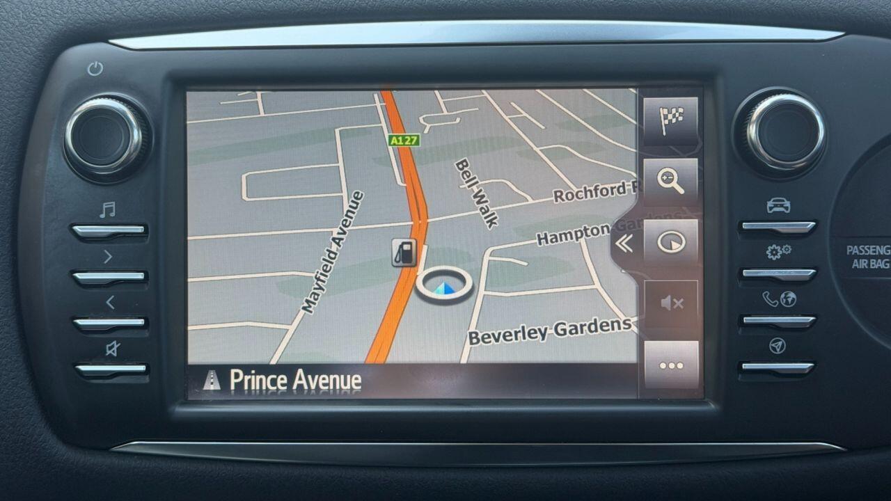 Toyota Yaris view 23
