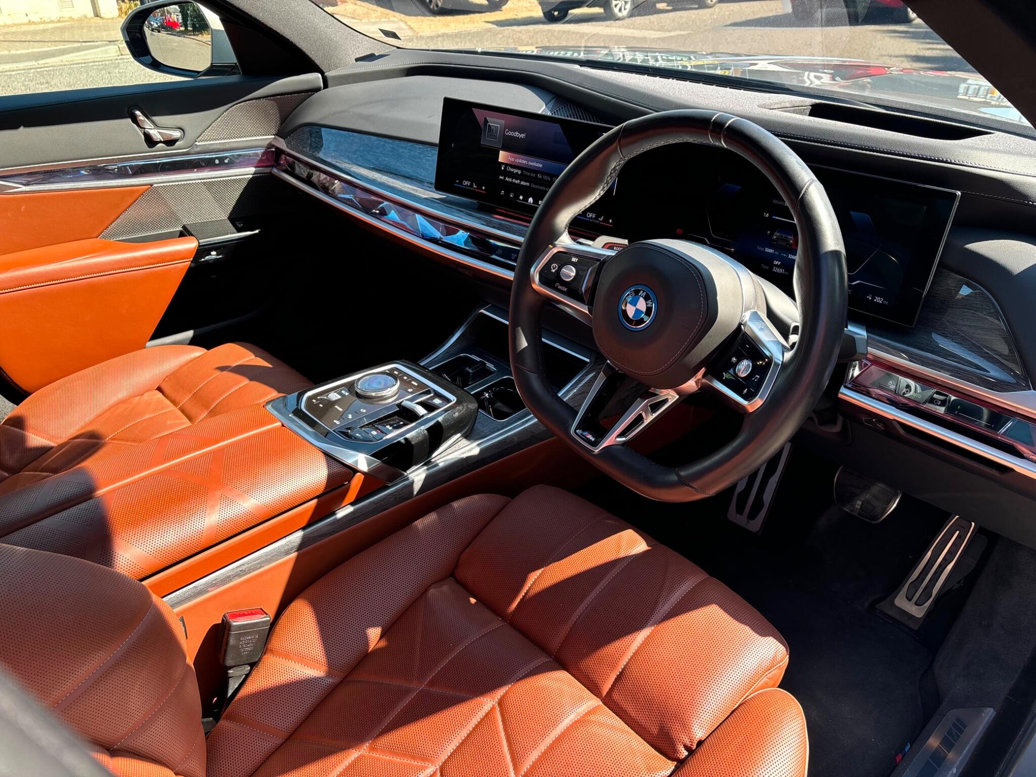 BMW I7 view 2