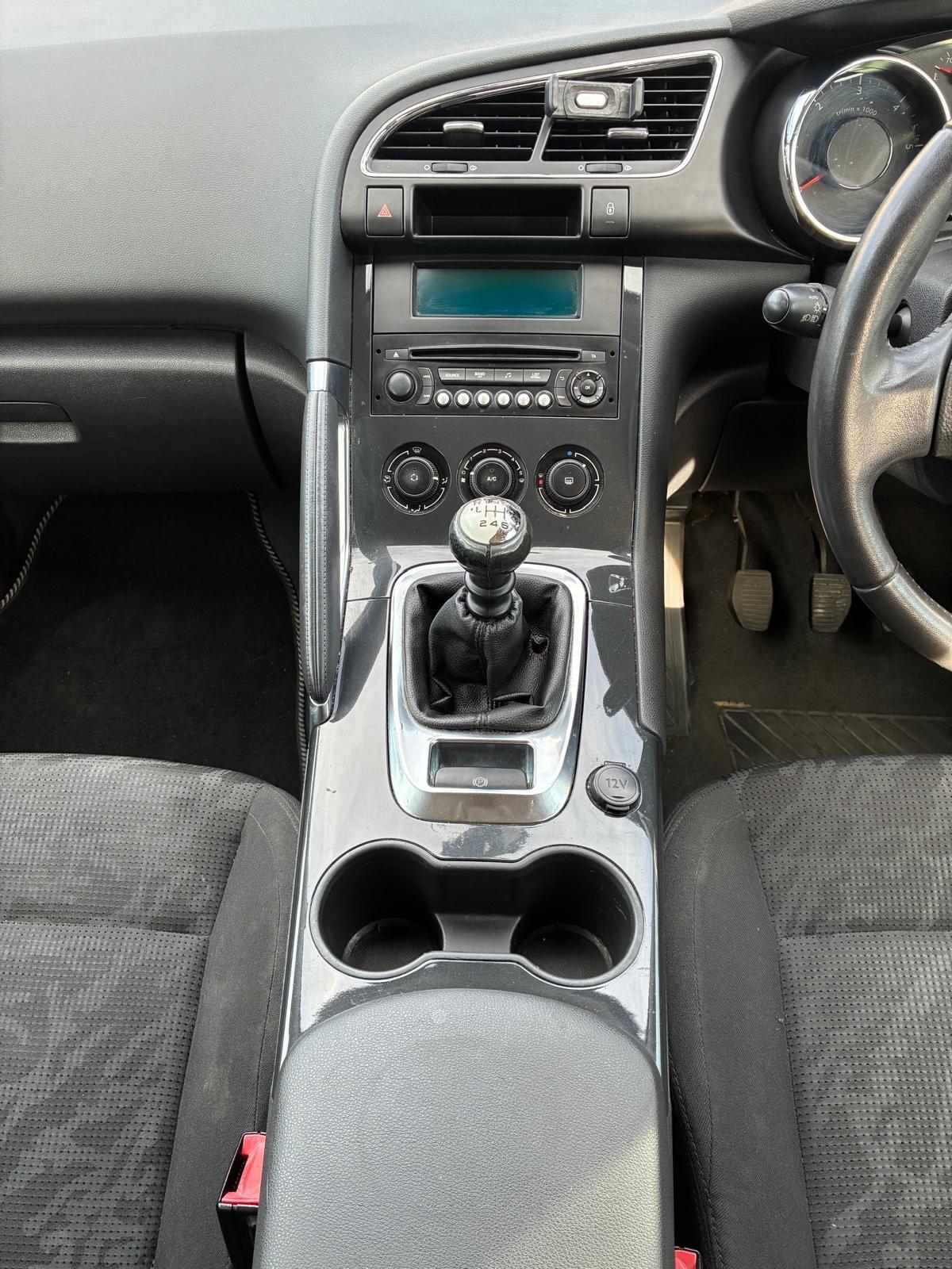 Peugeot 3008 view 18