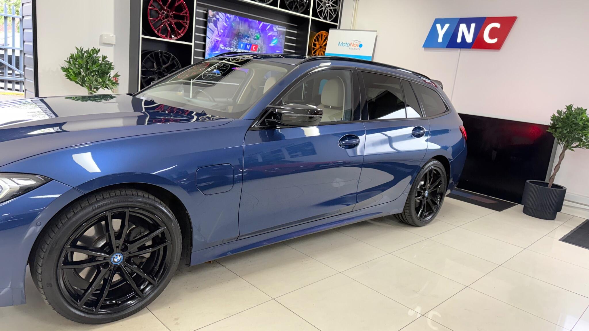 BMW 3 Series view 25