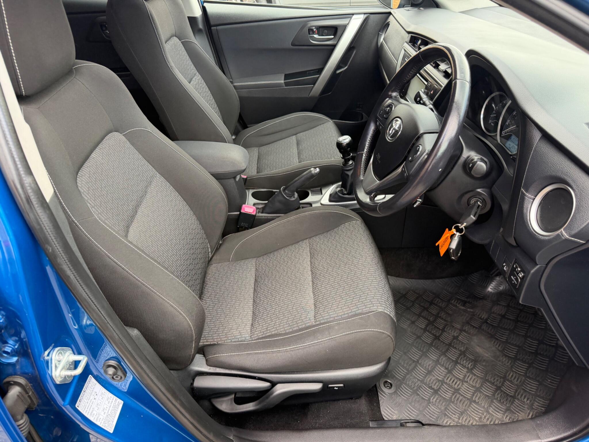 Toyota Auris view 24