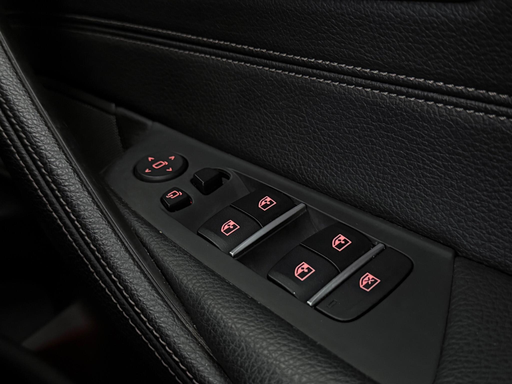 BMW 5 Series view 16