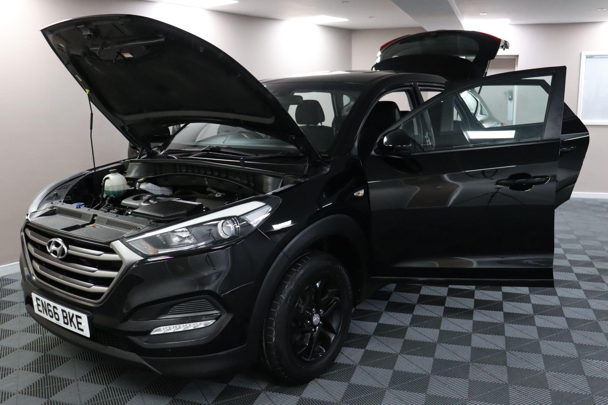 Hyundai Tucson view 16